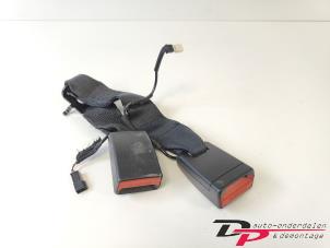 Used Rear seatbelt buckle, centre BMW 1 serie (F20) 114i 1.6 16V Price € 14,00 Margin scheme offered by DP Auto-onderdelen & Demontage