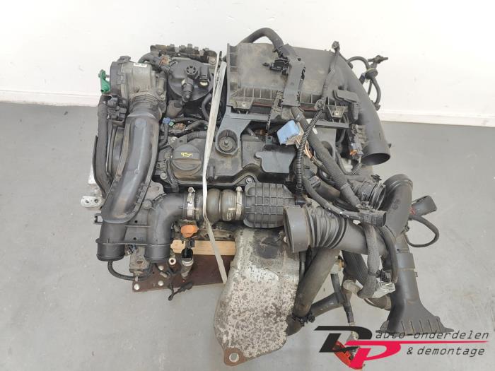 Motor van een Peugeot 308 SW (L4/L9/LC/LJ/LR) 1.6 BlueHDi 120 2014