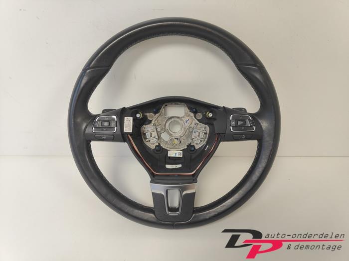 Steering wheel from a Volkswagen Golf VI (5K1) 1.2 TSI BlueMotion 2011