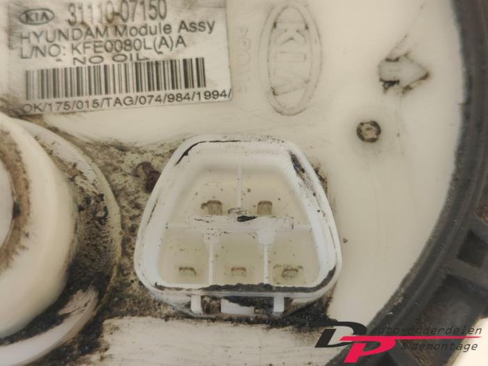 Bomba eléctrica de combustible de un Kia Picanto (TA) 1.0 12V LPG 2015