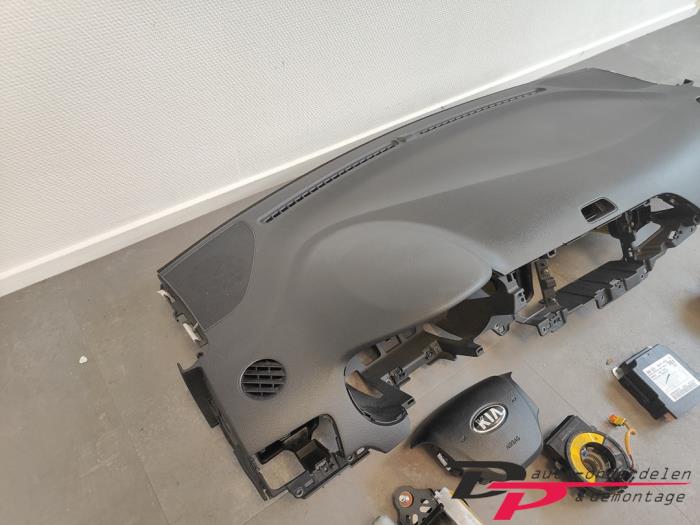 Airbag set + dashboard from a Kia Picanto (TA) 1.0 12V LPG 2015