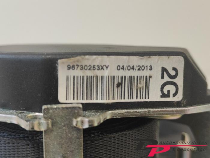 Rear seatbelt, left from a Peugeot 208 I (CA/CC/CK/CL) 1.6 Vti 16V 2013