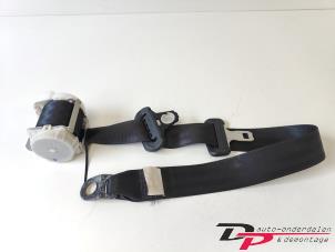 Usagé Ceinture de sécurité arrière gauche Peugeot 107 1.0 12V Prix € 9,00 Règlement à la marge proposé par DP Auto-onderdelen & Demontage