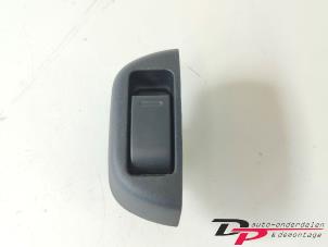 Used Electric window switch Peugeot 107 1.0 12V Price € 5,00 Margin scheme offered by DP Auto-onderdelen & Demontage
