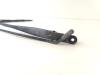 Front wiper arm from a Peugeot 107 1.0 12V 2012