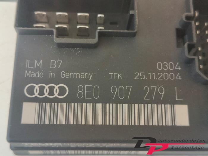 Ordinateur contrôle fonctionnel d'un Audi A4 Avant (B7) 1.8 T 20V 2005