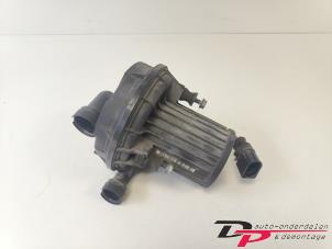 Usagé Pompe secondaire Audi A4 Avant (B7) 1.8 T 20V Prix € 19,00 Règlement à la marge proposé par DP Auto-onderdelen & Demontage
