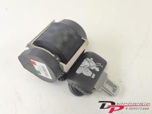 Used Rear seatbelt, left Audi Q7 (4LB) 3.0 TDI V6 24V Price € 24,00 Margin scheme offered by DP Auto-onderdelen & Demontage