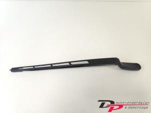 Used Front wiper arm Audi Q7 (4LB) 3.0 TDI V6 24V Price € 19,00 Margin scheme offered by DP Auto-onderdelen & Demontage