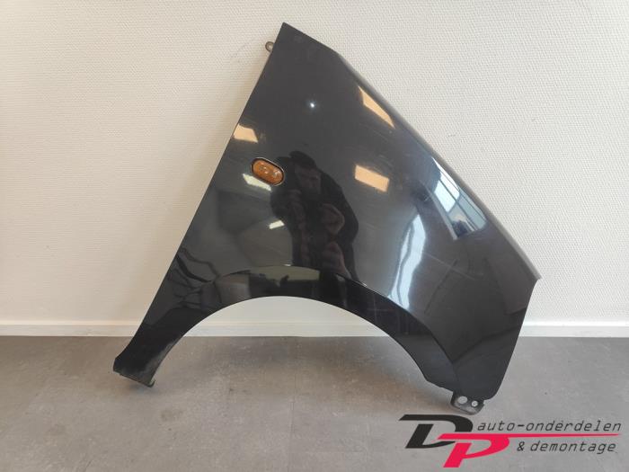 Front wing, right from a Suzuki Wagon-R+ (RB) 1.2 16V 2006