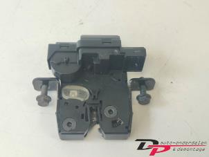 Used Tailgate lock mechanism Nissan Qashqai (J10) 1.6 16V Price € 45,00 Margin scheme offered by DP Auto-onderdelen & Demontage