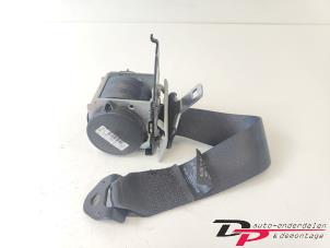 Used Rear seatbelt, right Nissan Qashqai (J10) 1.6 16V Price € 22,00 Margin scheme offered by DP Auto-onderdelen & Demontage