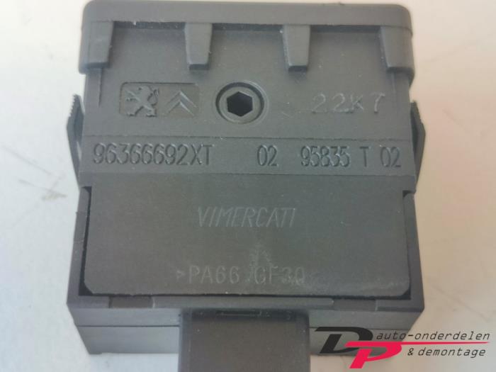 Interruptor faro lhv de un Peugeot 308 (4A/C) 1.6 VTI 16V 2007