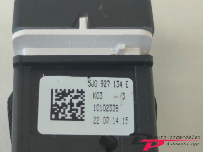 Interruptor ESP de un Skoda Fabia II (5J) 1.2 TSI 2014
