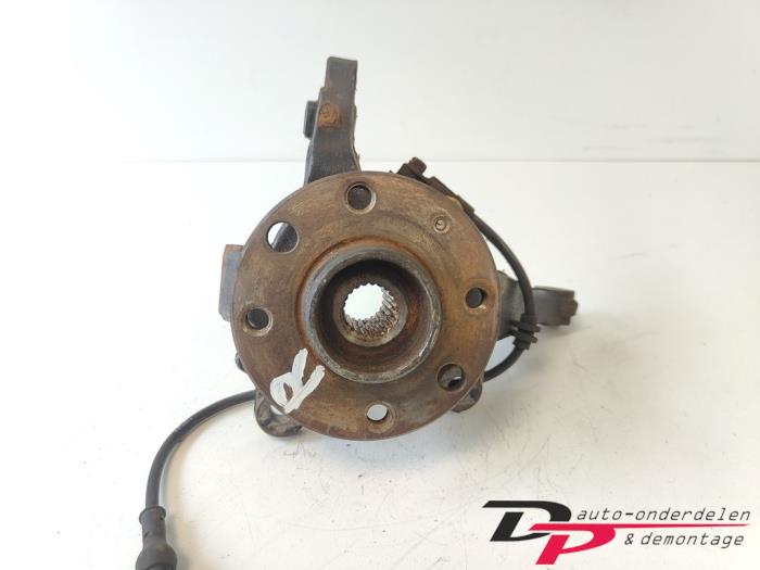 Knuckle, front right from a Opel Tigra Twin Top 1.4 16V 2007