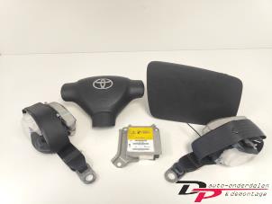 Używane Zestaw + Modul poduszki powietrznej Toyota Aygo (B10) 1.0 12V VVT-i Cena € 150,00 Procedura marży oferowane przez DP Auto-onderdelen & Demontage