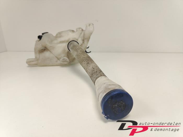 Front windscreen washer reservoir from a Citroën C4 Grand Picasso (UA) 1.6 16V VTi 2010