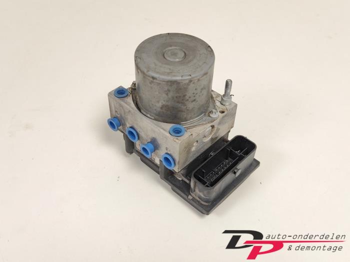 ABS pump from a Peugeot Partner (GC/GF/GG/GJ/GK) 1.6 HDI 90 2014