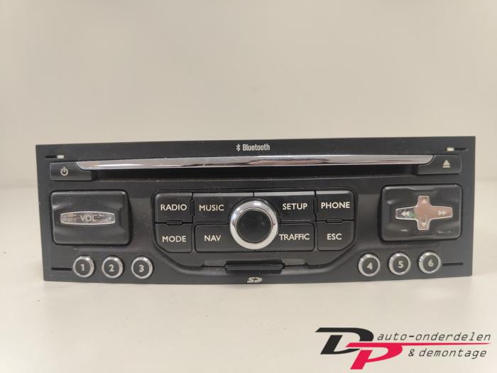 Radio CD Spieler van een Peugeot 3008 I (0U/HU) 1.6 16V THP 150 2009