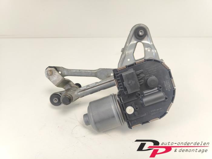 Windshield wiper linkage and motor