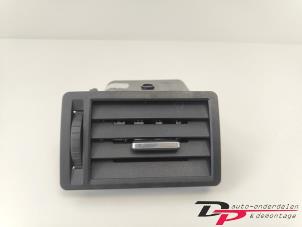Usagé Aerateur tableau de bord Ford C-Max (DM2) 1.8 16V Prix € 9,00 Règlement à la marge proposé par DP Auto-onderdelen & Demontage