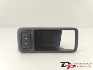 Usados Interruptor de ventanilla eléctrica Ford C-Max (DM2) 1.8 16V Precio € 7,00 Norma de margen ofrecido por DP Auto-onderdelen & Demontage