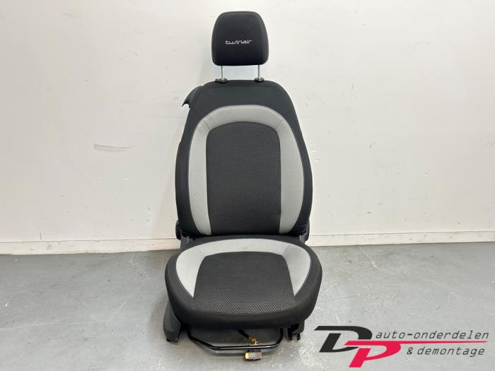Używane Fotel prawy Fiat Punto III (199) 0.9 TwinAir Cena € 90,00 Procedura marży oferowane przez DP Auto-onderdelen & Demontage