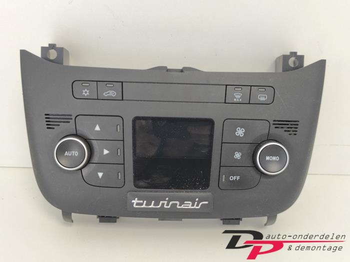 Heater control panel from a Fiat Punto III (199) 0.9 TwinAir 2012