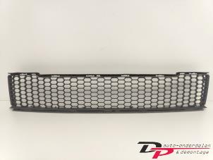 Used Bumper grille Fiat 500 (312) 1.2 69 Price € 15,00 Margin scheme offered by DP Auto-onderdelen & Demontage