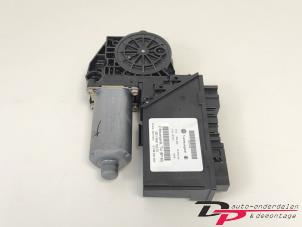 Usagé Moteur de vitre portière Volkswagen Phaeton (3D) 3.2 V6 30V Prix € 25,00 Règlement à la marge proposé par DP Auto-onderdelen & Demontage