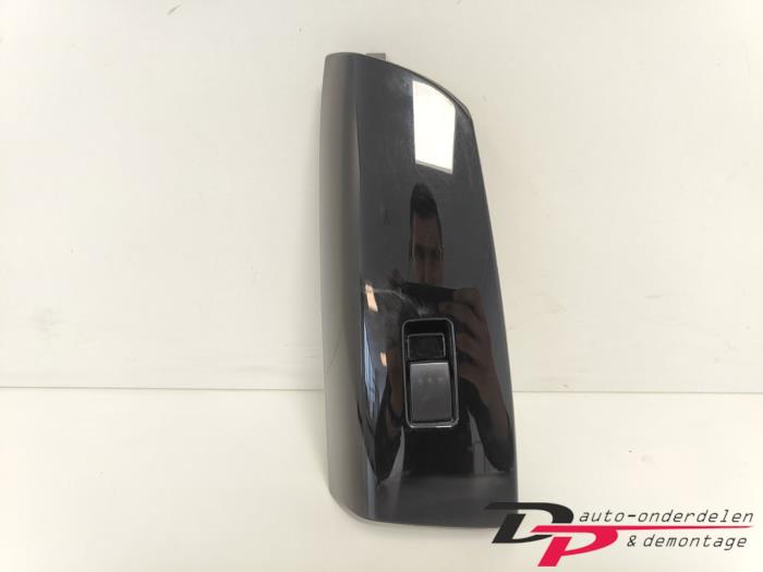 Usados Interruptor de ventanilla eléctrica Mazda RX-8 (SE17) 1.3 Renesis Precio € 15,00 Norma de margen ofrecido por DP Auto-onderdelen & Demontage