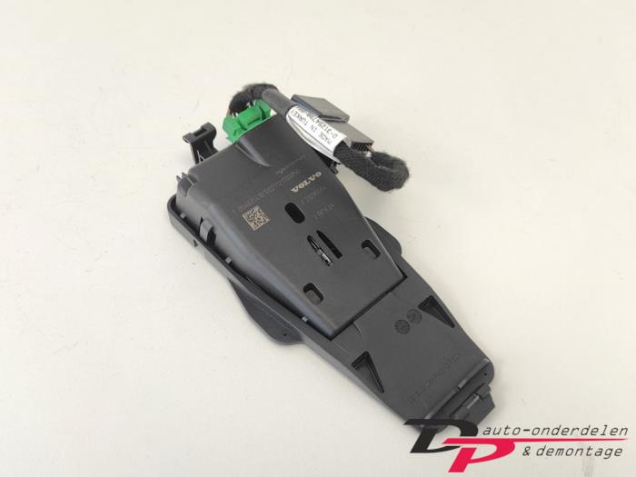 Gebrauchte Bremsassistent Sensor Volvo V60 I (FW/GW) 2.0 T 16V Preis € 19,00 Margenregelung angeboten von DP Auto-onderdelen & Demontage