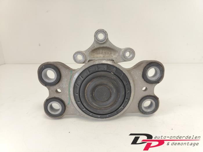 Used Engine mount Volvo V60 I (FW/GW) 2.0 T 16V Price € 25,00 Margin scheme offered by DP Auto-onderdelen & Demontage
