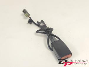 Begagnade Främre bältesspänne, vänster Hyundai i10 (F5) 1.2i 16V Pris € 10,00 Marginaltabell erbjuds av DP Auto-onderdelen & Demontage