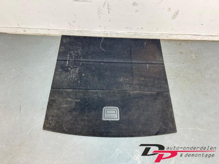 Usados Suelo maletero Audi Q5 (FYB/FYG) 2.0 TFSI 16V Quattro Precio € 58,50 Norma de margen ofrecido por DP Auto-onderdelen & Demontage
