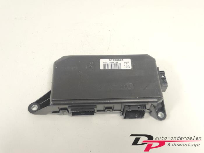 Używane Modul centralnego zamka Fiat Croma (194) 2.2 MPI 16V Cena € 30,00 Procedura marży oferowane przez DP Auto-onderdelen & Demontage