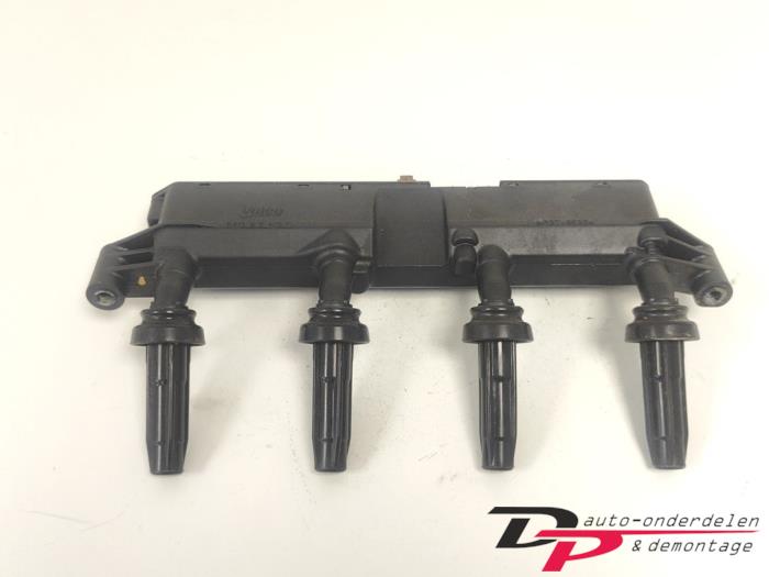 Gebrauchte Zündspule Peugeot 206 (2A/C/H/J/S) 1.1 XN,XR Preis € 14,00 Margenregelung angeboten von DP Auto-onderdelen & Demontage