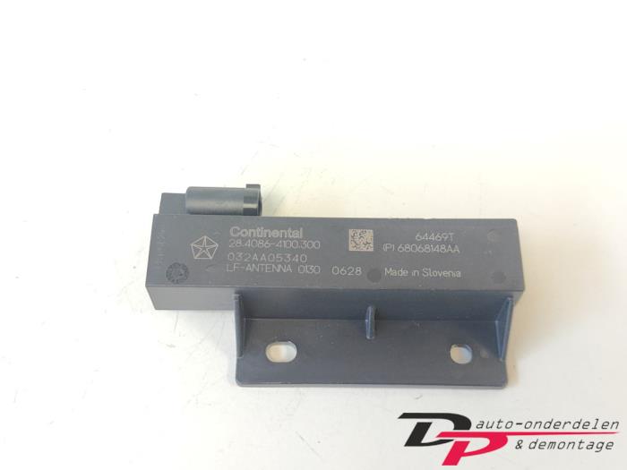 Używane Keyless Entry-Antena Jeep Renegade (BU) 1.0 GSE T3 12V Cena € 15,00 Procedura marży oferowane przez DP Auto-onderdelen & Demontage