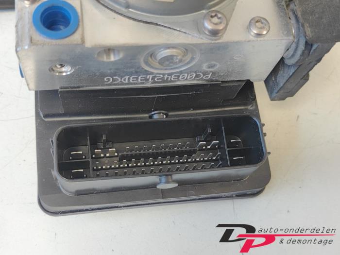 Bloc ABS d'un Jeep Renegade (BU) 1.0 GSE T3 12V 2020
