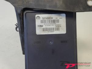 Bloc ABS d'un Jeep Renegade (BU) 1.0 GSE T3 12V 2020