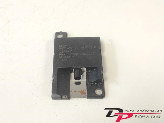 Begagnade Bluetooth-antenn Mini Clubman (R55) 1.6 Cooper D Pris € 9,00 Marginaltabell erbjuds av DP Auto-onderdelen & Demontage