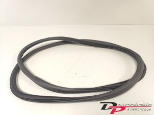 Begagnade Främre dörrtätning, 4-dörrars, höger Opel Astra K 1.6 CDTI 110 16V Pris € 15,00 Marginaltabell erbjuds av DP Auto-onderdelen & Demontage