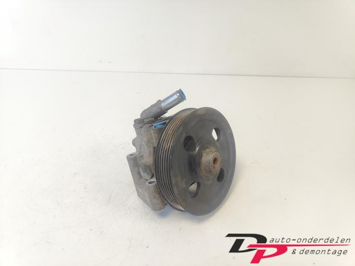 Usagé Pompe de direction Landrover Freelander II 2.2 td4 16V Prix € 40,00 Règlement à la marge proposé par DP Auto-onderdelen & Demontage