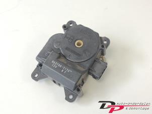 Usados Motor de válvula de calefactor Landrover Discovery III (LAA/TAA) 2.7 TD V6 Precio € 13,95 Norma de margen ofrecido por DP Auto-onderdelen & Demontage