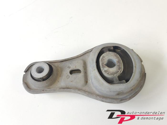 Used Engine mount Opel Vivaro 1.6 CDTI BiTurbo 140 Price € 19,95 Margin scheme offered by DP Auto-onderdelen & Demontage