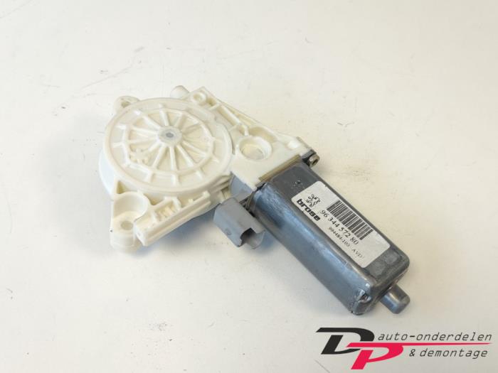 Usados Motor de ventanilla de puerta Peugeot 307 (3A/C/D) 1.6 16V Precio € 9,95 Norma de margen ofrecido por DP Auto-onderdelen & Demontage