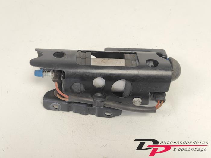 Usagé Pompe à carburant Volkswagen Passat CC (357) 2.0 TDI 16V 140 Prix € 19,95 Règlement à la marge proposé par DP Auto-onderdelen & Demontage