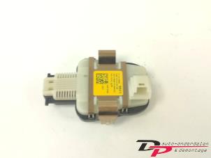 Regnsensor från en Mercedes-Benz E (W213) E-220d 2.0 Turbo 16V 2016