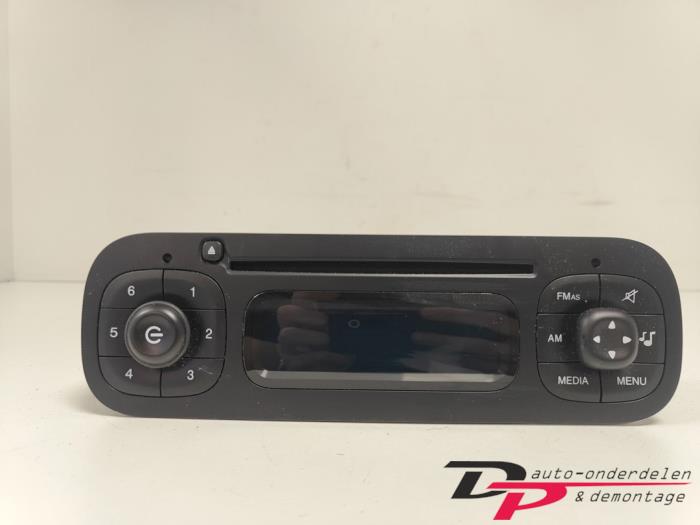 Używane Radioodtwarzacz CD Fiat Panda (312) 0.9 TwinAir Turbo 85 Cena € 50,00 Procedura marży oferowane przez DP Auto-onderdelen & Demontage