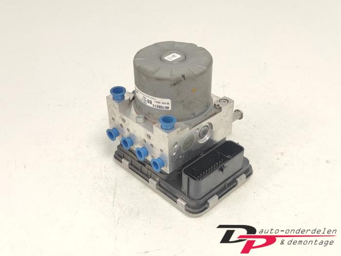Usagé Pompe ABS Mitsubishi ASX 2.0 MIVEC 16V Prix € 200,00 Règlement à la marge proposé par DP Auto-onderdelen & Demontage